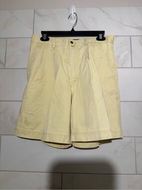 Pleated Men's Yellow Flat-Front Shorts